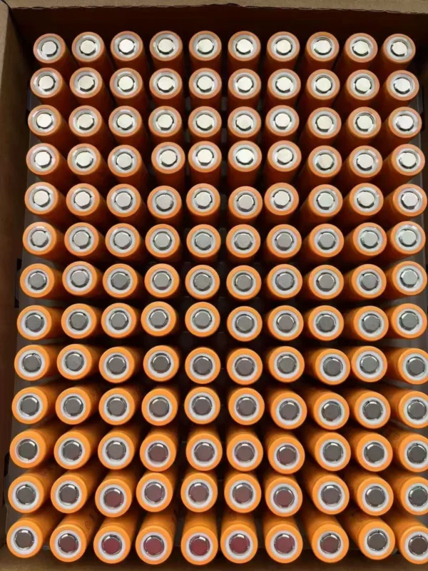 image (1) Original EVE INR21700-58E 3.6V 5700mAh Rechargeable 21700 Lithium-ion Cell