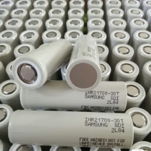 Samsung INR21700-30T 3.7V 3000mAh battery cell Product image: Samsung INR21700-30T 3.7V 3000mAh Battery Cell
